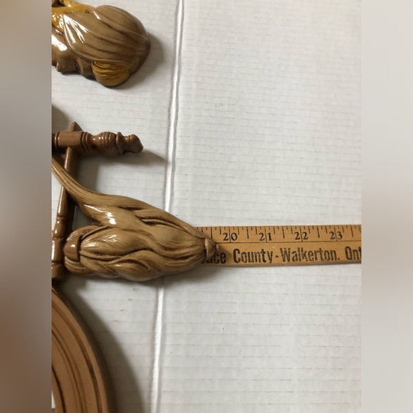 Vtg 70s Girl Spinning Yarn Wall Art - Picture 10 of 15